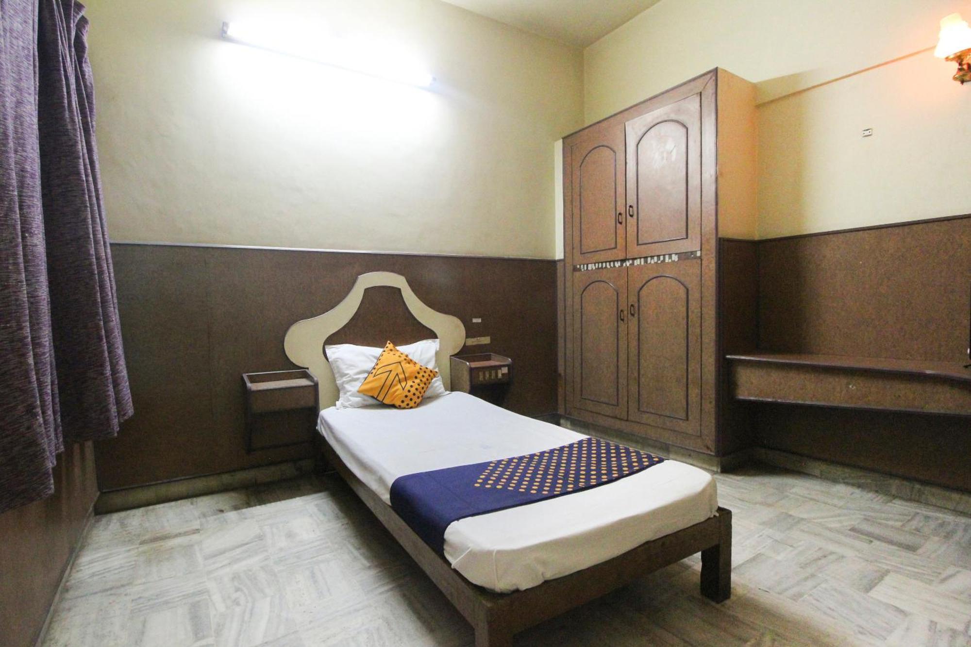 SPOT ON 62694 Hotel Maruthi Salem Exterior foto