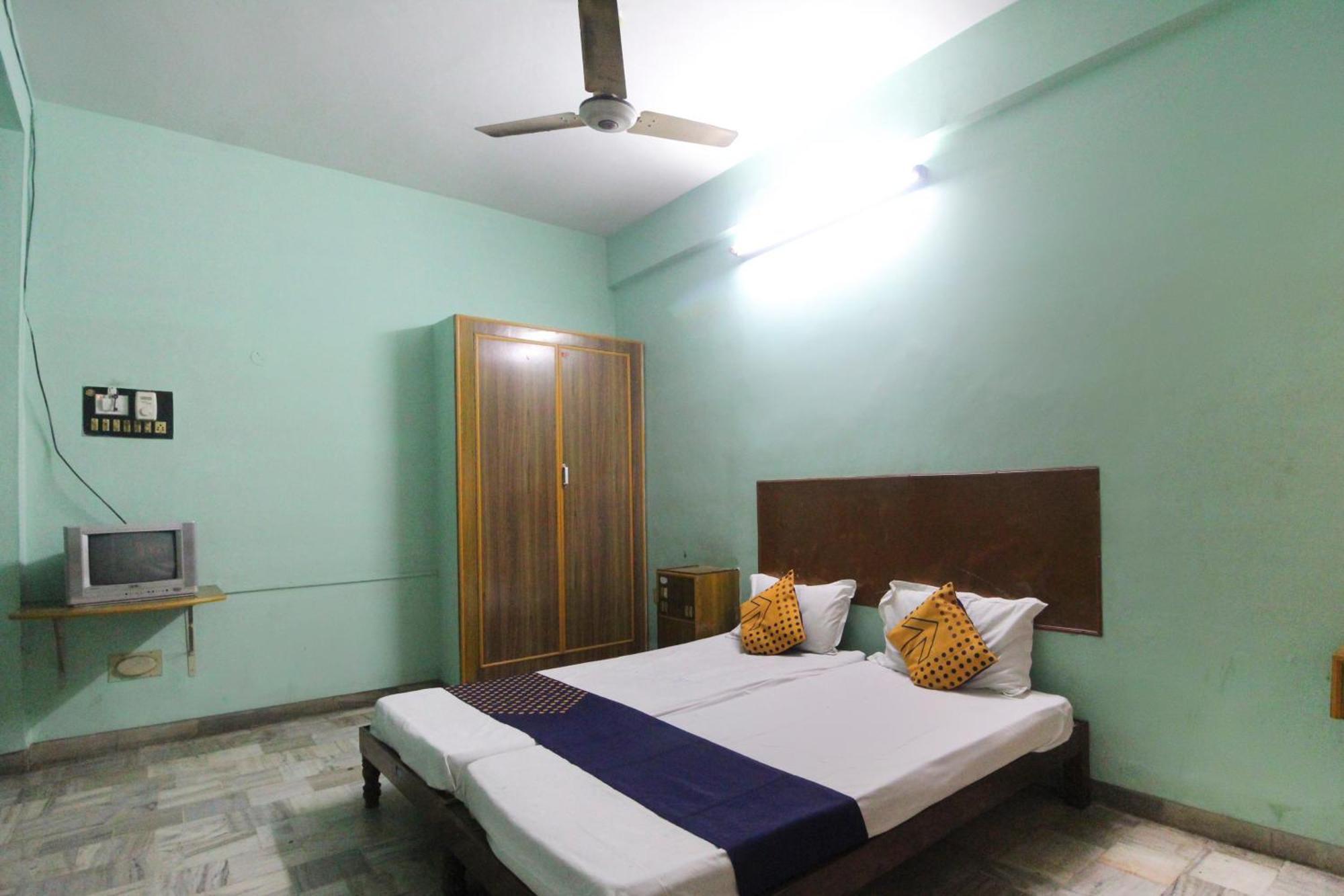 SPOT ON 62694 Hotel Maruthi Salem Exterior foto